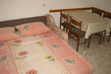 Kroatija Privát Dugi Rat, Eksterjeras